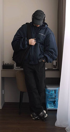 pose de foto para hombre timido sin mostrar la cara