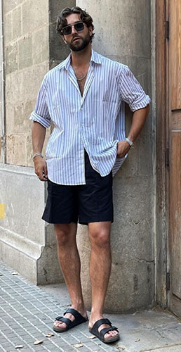 pose de hombre con el cuerpo completo